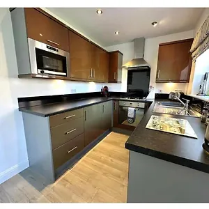 Dream Weaver 2 Bedroomed On The Bay, With On-site Gym And Swimming Pool Holiday home